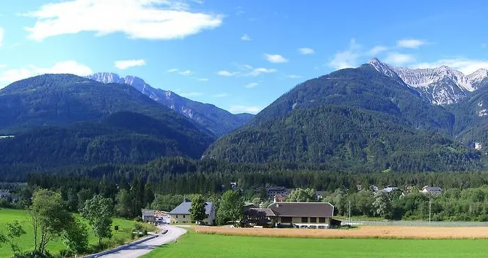 Gudrun Bernhard Апартаменты Берг (Драуталь)